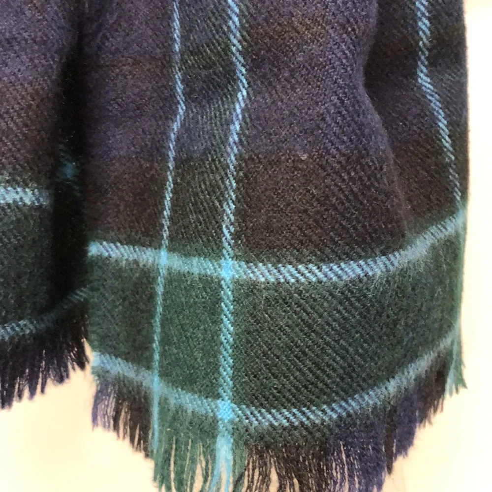 Lochcarron of Scotland product 100% pure new wool Graham of Mentieth Scarf